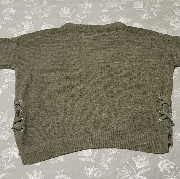 SO ~ Cropped Sweater Top - Picture 2 of 6